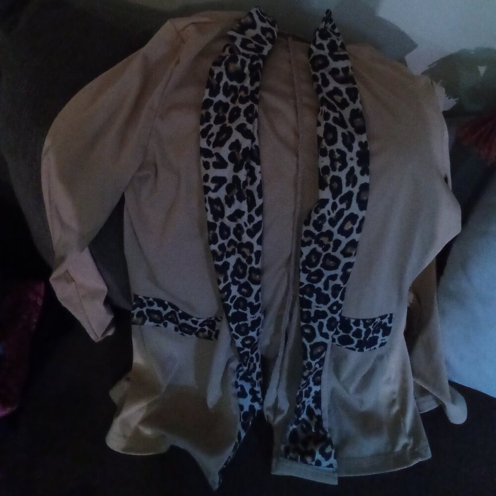 Leopard Carnigan